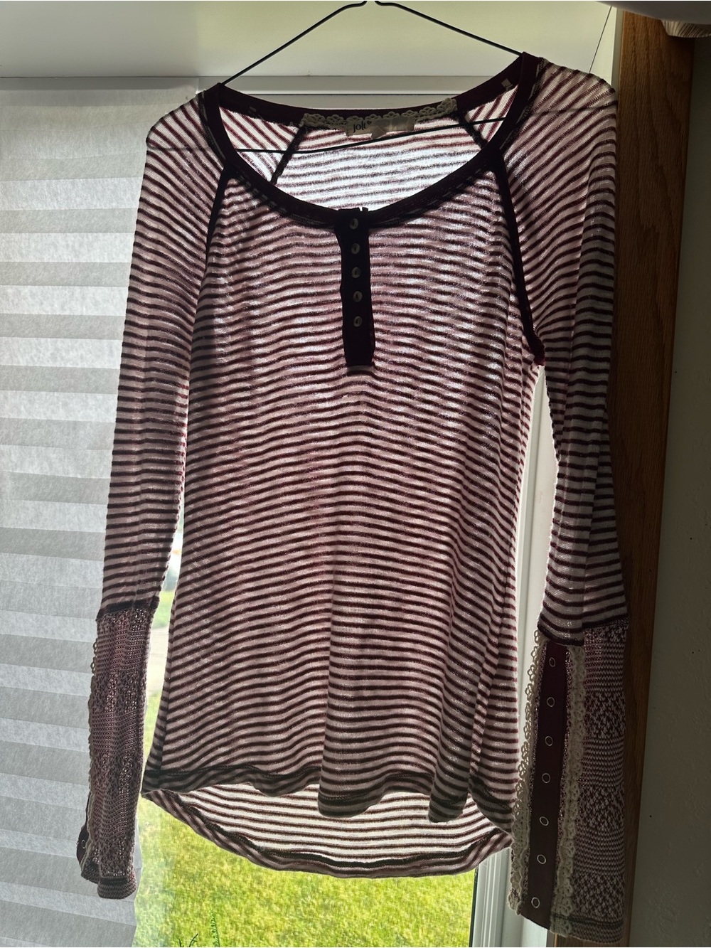 Jolt Striped Henley Top Medium Maroon White Lace Snap Cuff Long Sleeve